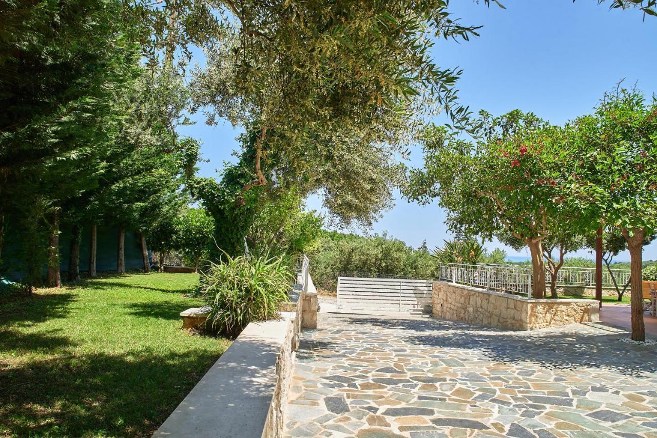 Villa Moma Palio Gerani Exteriör bild